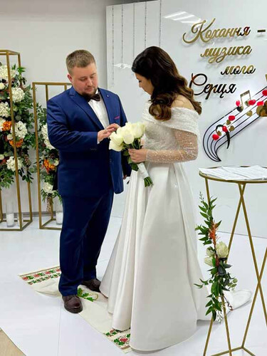 45 шлюбів засвідчили фахівці Сумської у День закоханих на Полтавщині