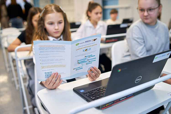 У Гребінці відкрили сучасний цифровий центр для дітей