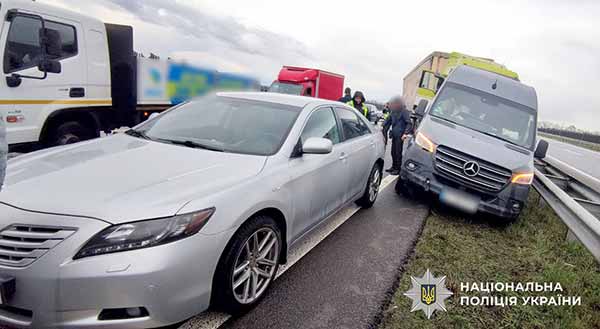 ДТП на трасі Київ—Харків—Довжанський: рух ускладнено