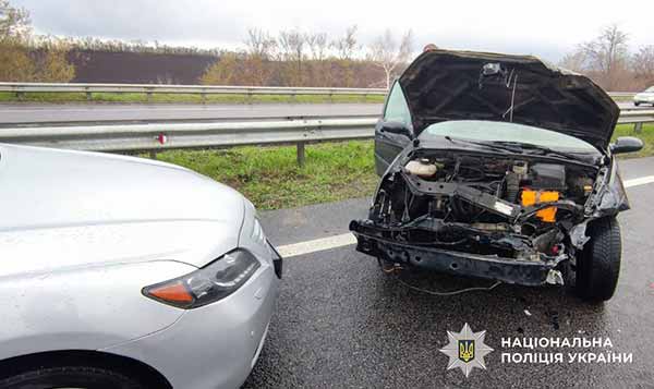 ДТП на трасі Київ—Харків—Довжанський: рух ускладнено