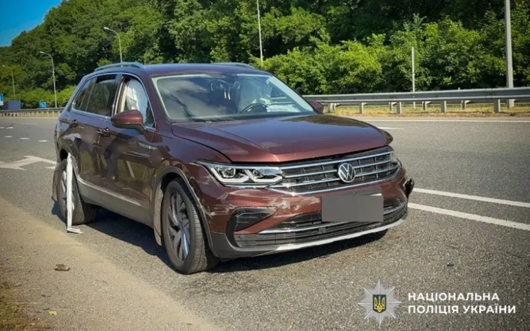 На Лубенщині зіткнулися Mercedes і Volkswagen: одного з водіїв госпіталізували