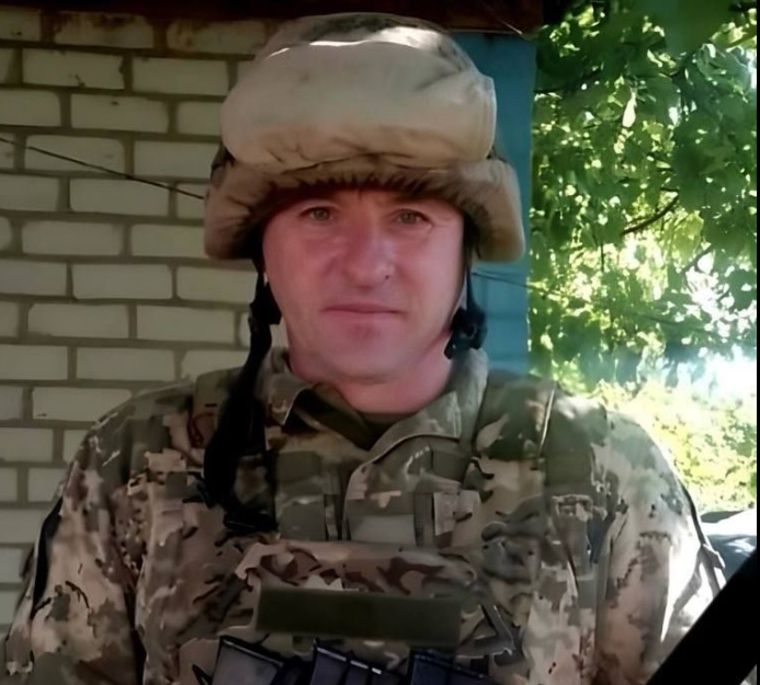 У Гребінківській громаді попрощаються із загиблим Захисником Іваном Дяченком