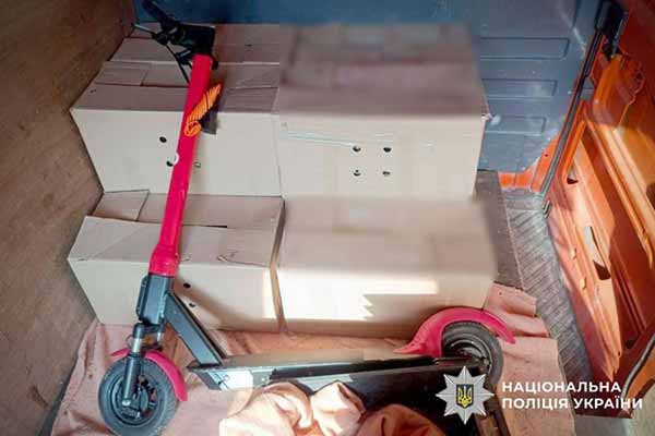 На Полтавщині затримано підозрювану 43-річну жінку у крад...