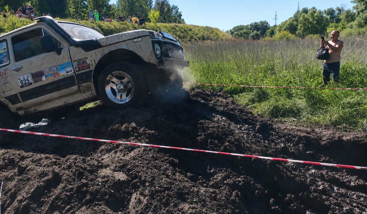 У Гребінці під час благодійного off-road заходу зібрали майже 17 тисяч гривень для військових