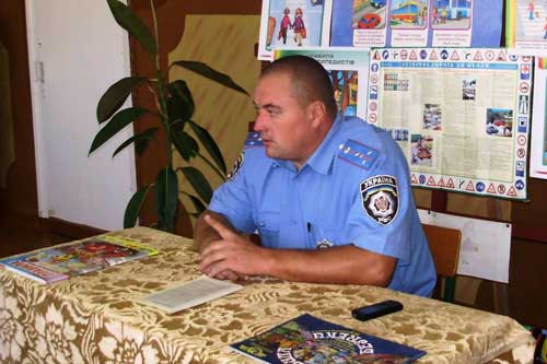  Міліція Полтавщини радить дорослим провести профілактичні бесіди зі своїми дітьми перед початком <b>канікул</b> 