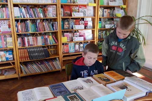  У Гребінківській районній бібліотеці до Дня незалежності проведено <b>виставку</b> літератури 