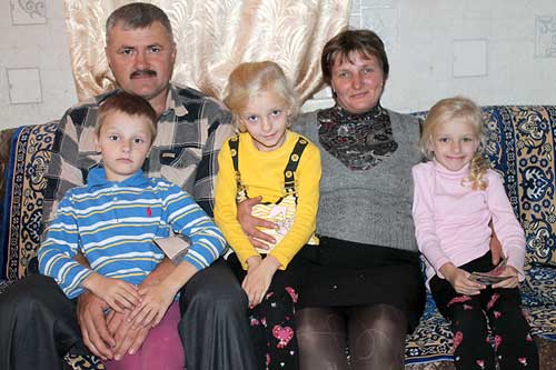  Многодетная семья с Гребенковского района: «В подаренную квартиру мы так и не переехали — без земли нам не выжить» 