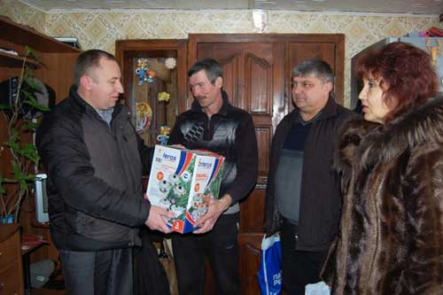  Гребінківські сім'ї опікунів, які виховують дітей-інвалідів отримали подарунки від Миколая 