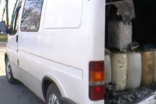  На Полтавщині працівники ДАІ затримали водія автомобіля, який перевозив <b>дизельне</b> паливо без відповідних документів 