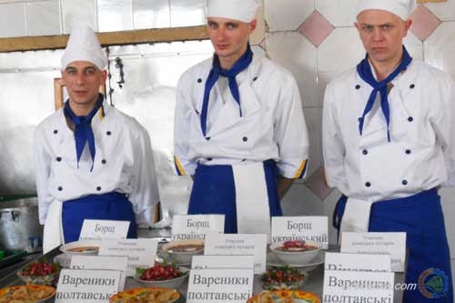  Хто із засуджених готує найсмачніший український <b>борщ</b> перевірили у Полтавській виправній колонії 