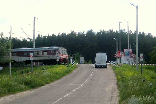 На Полтавщині працівники ДАІ та журналісти провели спільний рейд «Увага! Залізничний переїзд!»