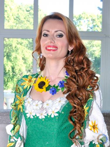 Заслужена артистка України Ярослава Руденко Заслужена артистка України Ярослава Руденко