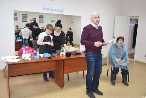  На Полтавщині майбутні перукарі провели майстер-клас із перукарського мистецтва 