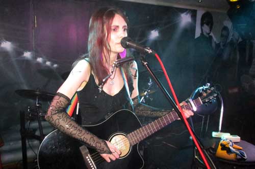  Suzanna ELPy заспівала для полтавців рок-н-рол 