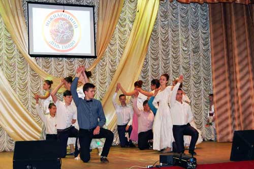  Юні гребінківські танцюристи оригінально відсвяткували Міжнародний день танцю 