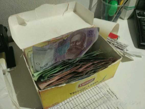 У Гребінці поліцейські припинили діяльність двох закладів незаконного