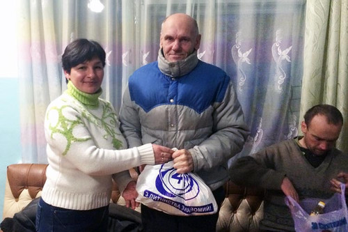 Соцробітники Гребінківського територіального центру допомагають потреб