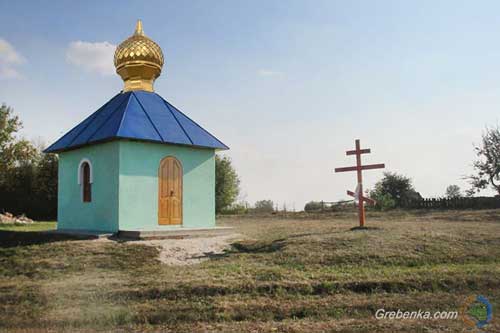 На Гребінківщині встановили купол на капличку