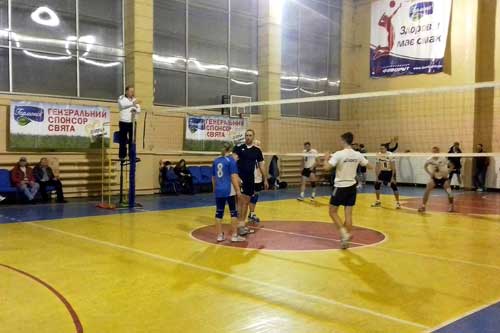 На Полтавщині відбувся турнір з волейболу пам'яті учителя фізкультури В. Гаркавенко