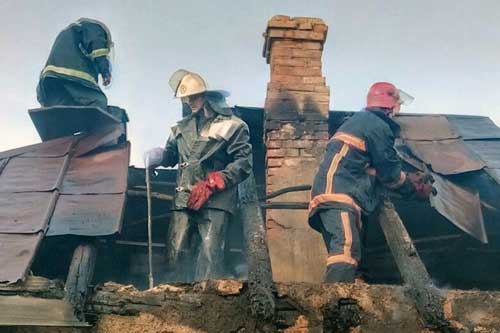 На Гребінківщині пожежниками ліквідовано загоряння господарчої будівлі (ФОТО)