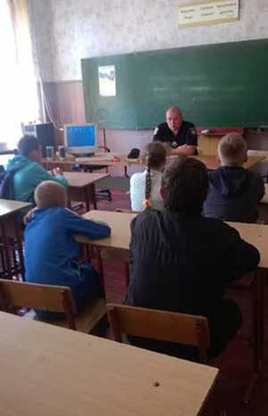 Гребінківські правоохоронці провели роз'яснювальну роботу серед учнів