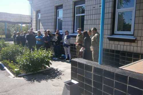 У Пирятині урочисто провели чотирьох юнаків на строкову службу до ЗСУ