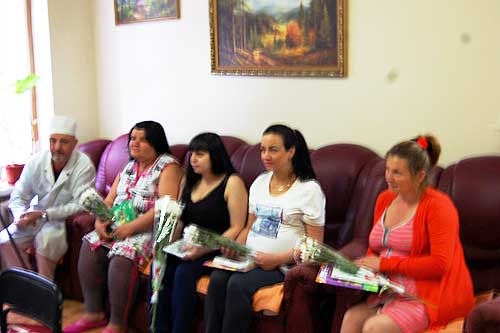 День матері, Гребінка, пологове відділення