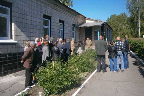 У Пирятині урочисто провели чотирьох юнаків на строкову службу до ЗСУ