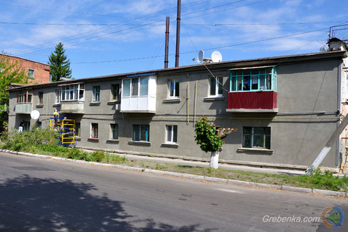 У центрі Гребінки ремонтують фасади будинків