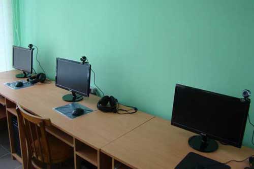 У селі Вікторія, що на Пирятинщині, відкрито сучасну бібліотеку