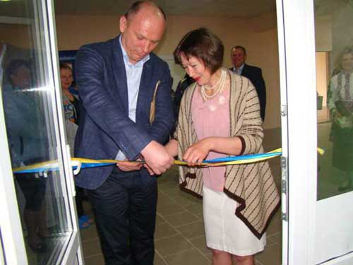 У селі Вікторія, що на Пирятинщині, відкрито сучасну бібліотеку