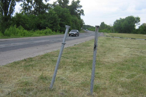 На Лубенщині викрали дорожні знаки