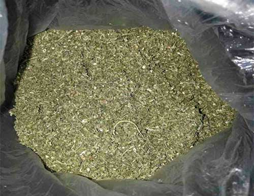 У Гребінці поліцейські затримали молодика за збут і зберігання наркоти