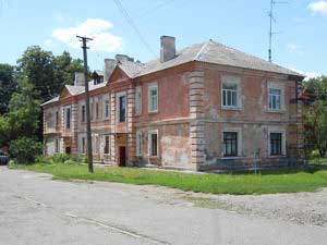 Капітальний ремонт житлового будинку, підготовка стін до шпаклювання