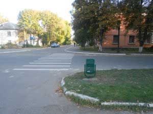 На вулицях Гребінки з'явились нові сміттєві урни