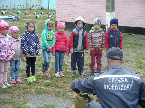 Навчання для дошкільнят провели рятувальники у Гадячі та Гребінці
