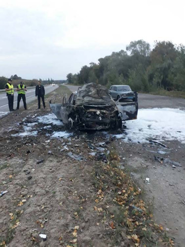 Під Лубнами в результаті ДТП згорів автомобіль
