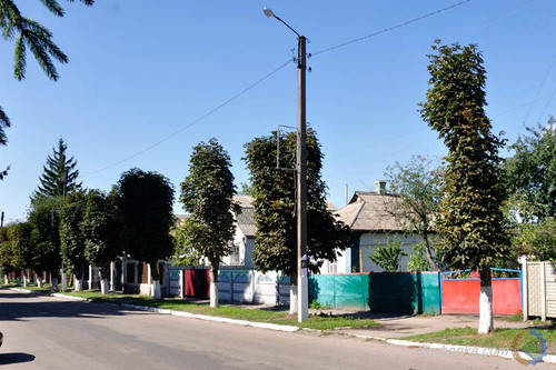 У Гребінці вуличну міську ілюмінацію крадуть вандали