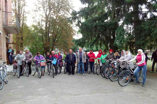Соціальним працівникам Гребінківщини придбали нові велосипеди