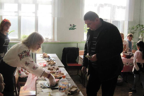 У Гребінці школярі провели благодійний ярмарок на підтримку воїнів АТО