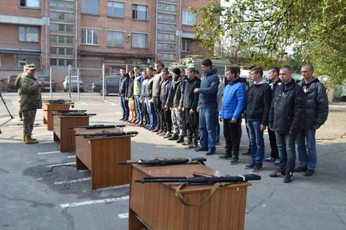 Перші призовники відправилися з Полтавського збірного пункту Перші призовники відправилися з Полтавського збірного пункту