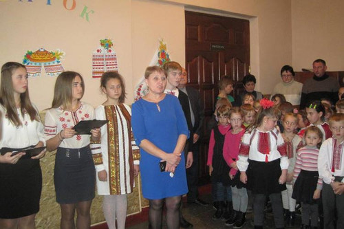 У Гребінці школярі провели благодійний ярмарок на підтримку воїнів АТО