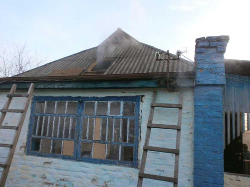 На вулиці Оржицька в с. Кулаженці горів будинок