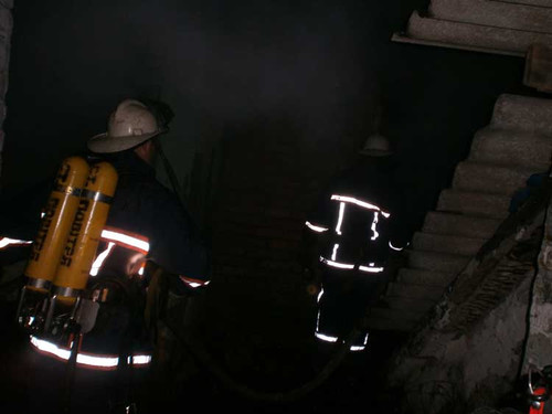 У Гребінці через коротке замикання електромережі спалахнув будинок