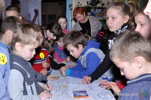 Школярам Гребінківщини роздали флікери для їх безпеки на дорогах