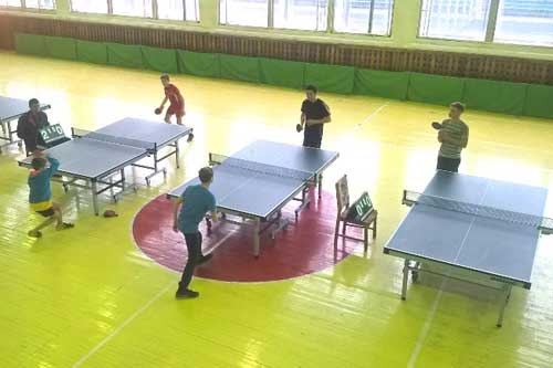 Змагання з настільного тенісу серед школярів