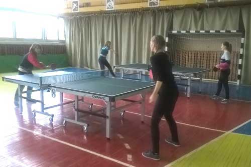 Змагання з настільного тенісу серед школярів