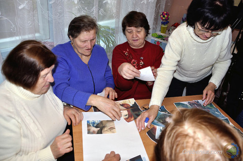 В Гребінці відкрили куточок освітніх ігор для літніх людей
