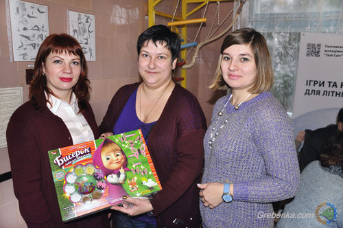 В Гребінці відкрили куточок освітніх ігор для літніх людей