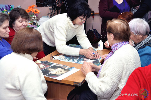 В Гребінці відкрили куточок освітніх ігор для літніх людей